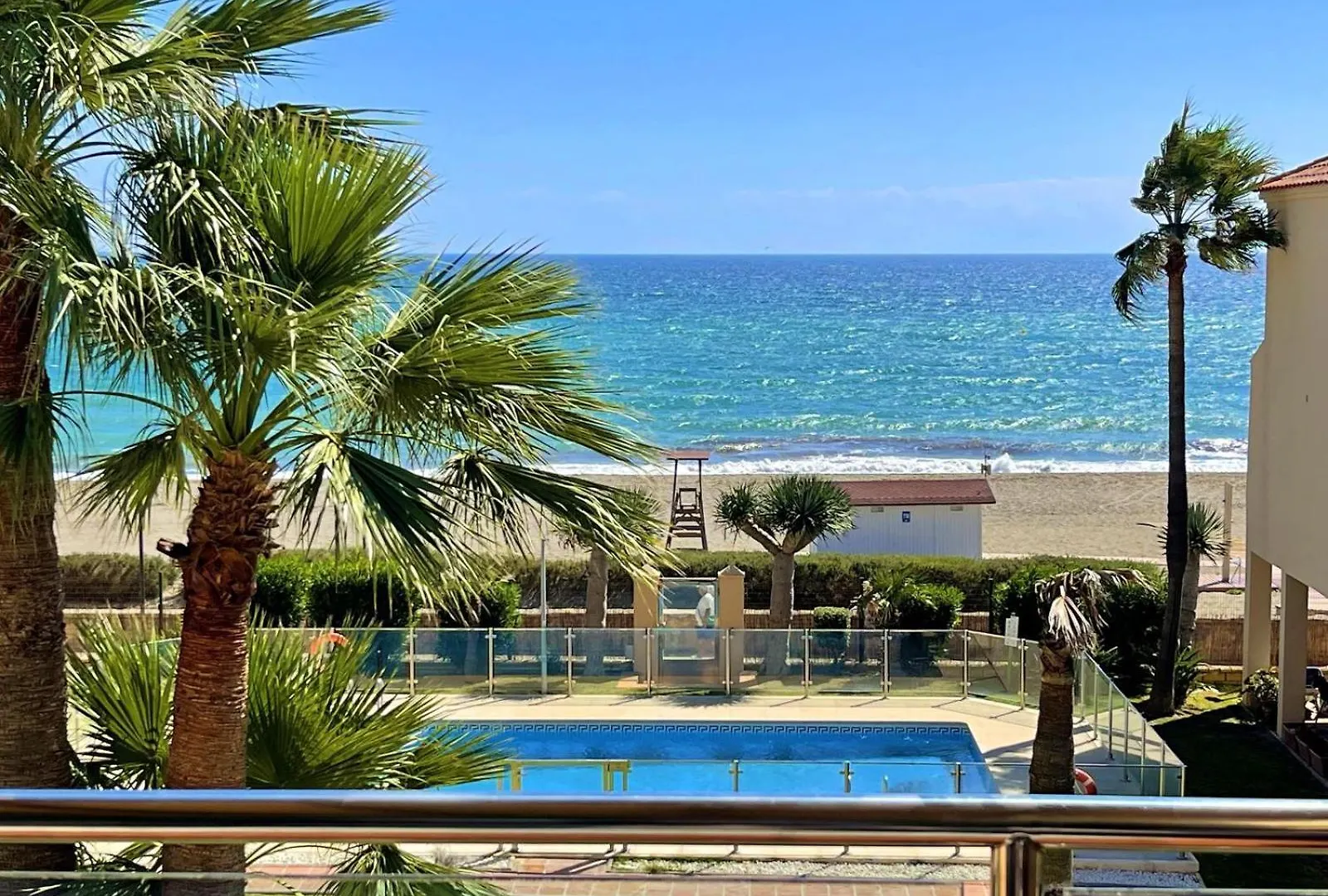 Beachfront & Sea View Holiday Apartment - Sea, Mountains And City Right In Front Of You Bahia de Casares