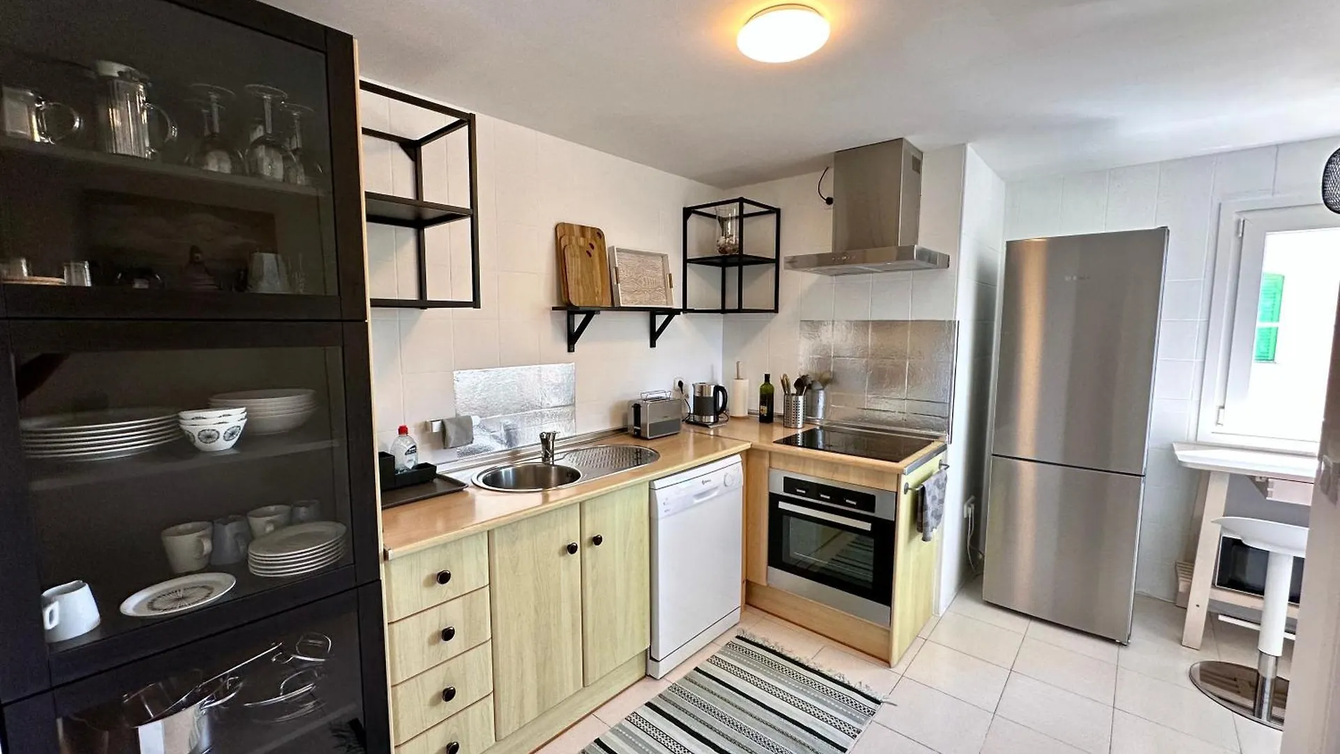 Beachfront & Sea View Holiday Apartment - Sea, Mountains And City Right In Front Of You Bahia de Casares