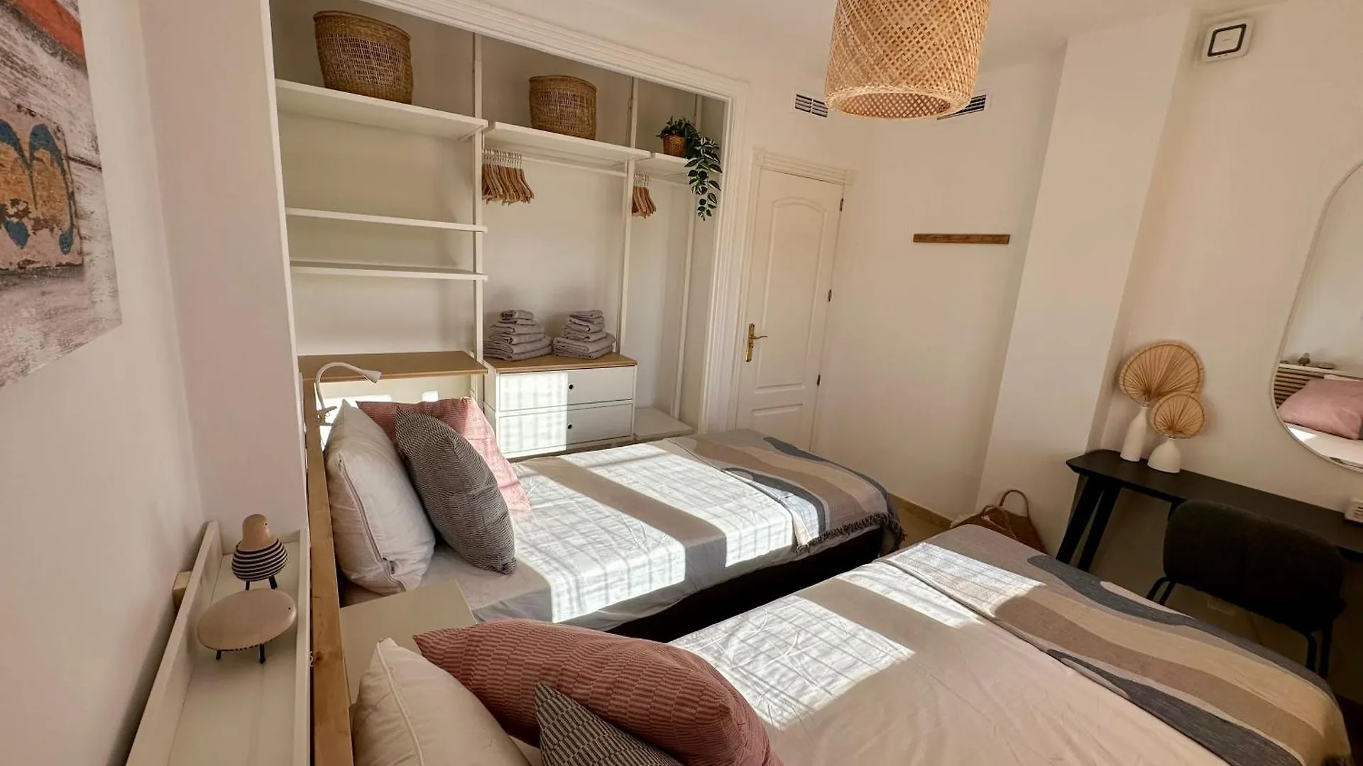 Beachfront & Sea View Holiday Apartment - Sea, Mountains And City Right In Front Of You Bahia de Casares