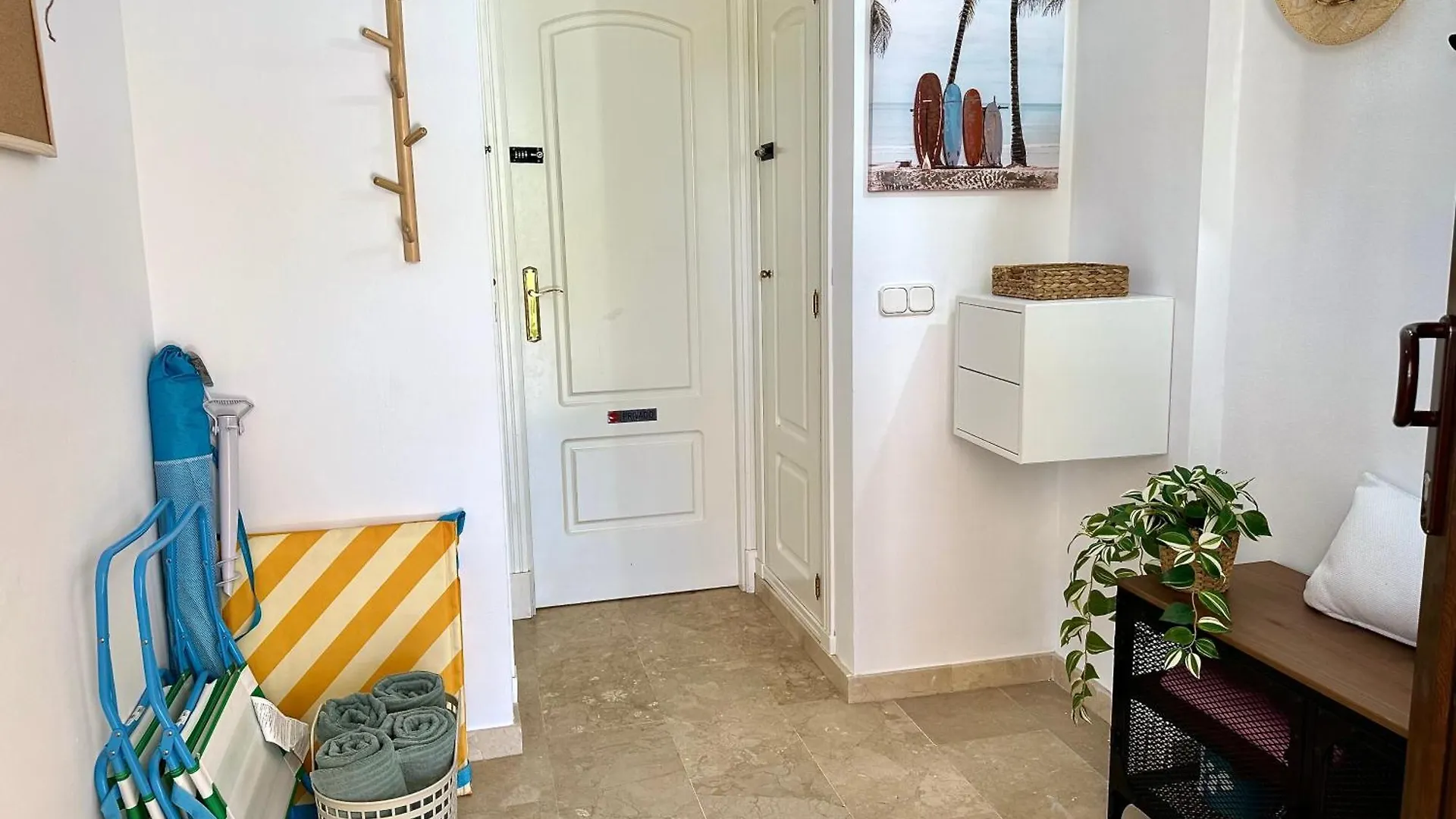 Beachfront & Sea View Holiday Apartment - Sea, Mountains And City Right In Front Of You Bahia de Casares Hiszpania