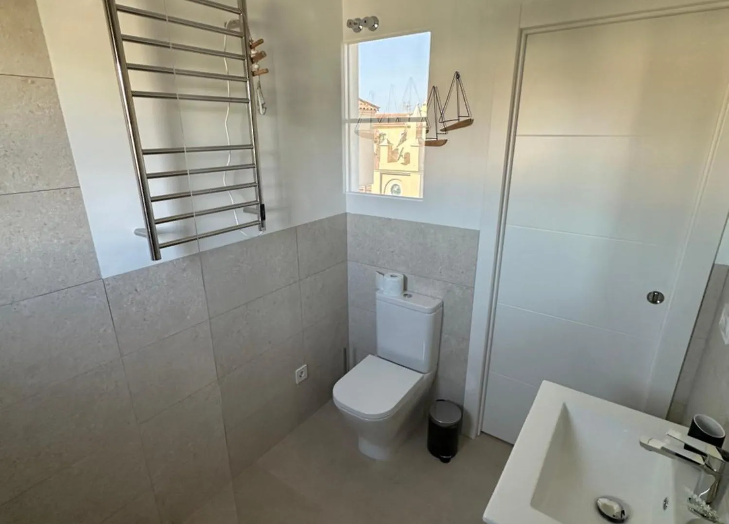 Beachfront & Sea View Holiday Apartment - Sea, Mountains And City Right In Front Of You Bahia de Casares